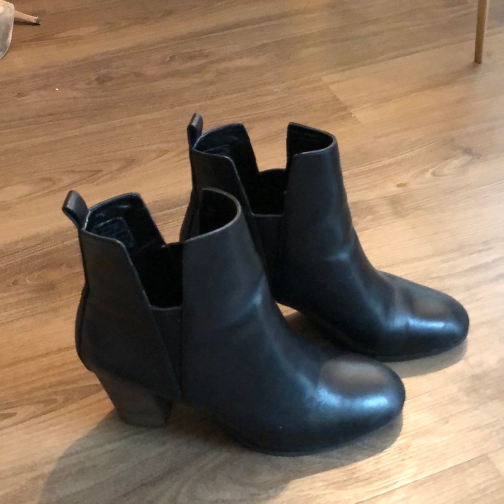 Cole Haan black booties- size 7.5